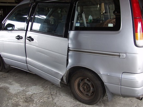 スライドドアが落ちちゃった 車検 板金塗装 修理 中古車の格安店 アクセスモーターサービス スライドドアが落ちちゃった 車検 板金塗装 修理 中古車の格安店 アクセスモーターサービス
