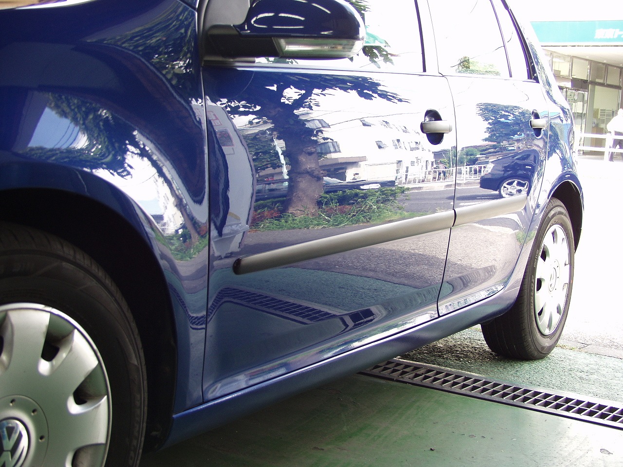 Vwゴルフ ドアのキズ へこみ修理 中古部品使用の格安修理 車検 板金塗装 修理 中古車の格安店 アクセスモーターサービス