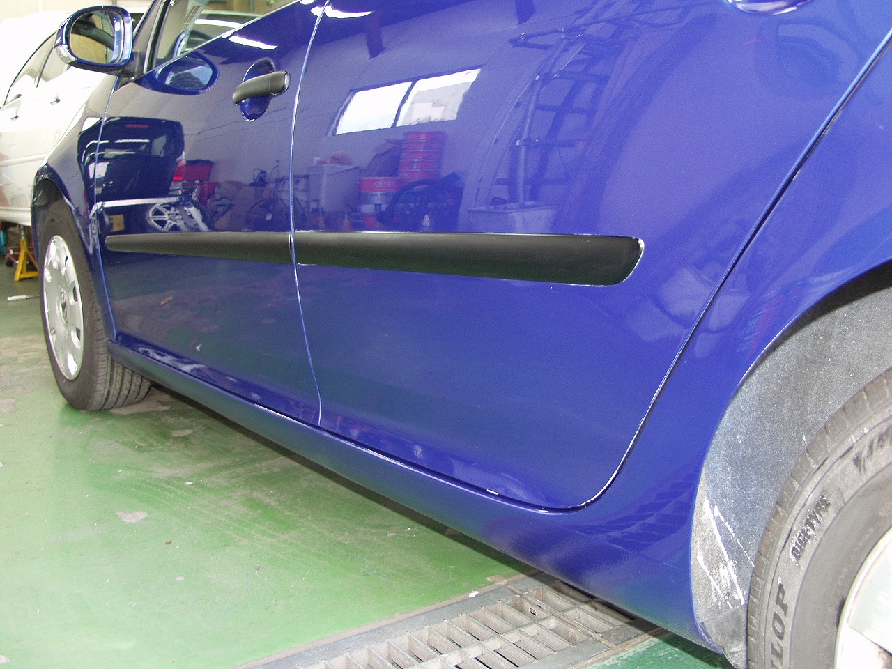 Vwゴルフ ドアのキズ へこみ修理 中古部品使用の格安修理 車検 板金塗装 修理 中古車の格安店 アクセスモーターサービス