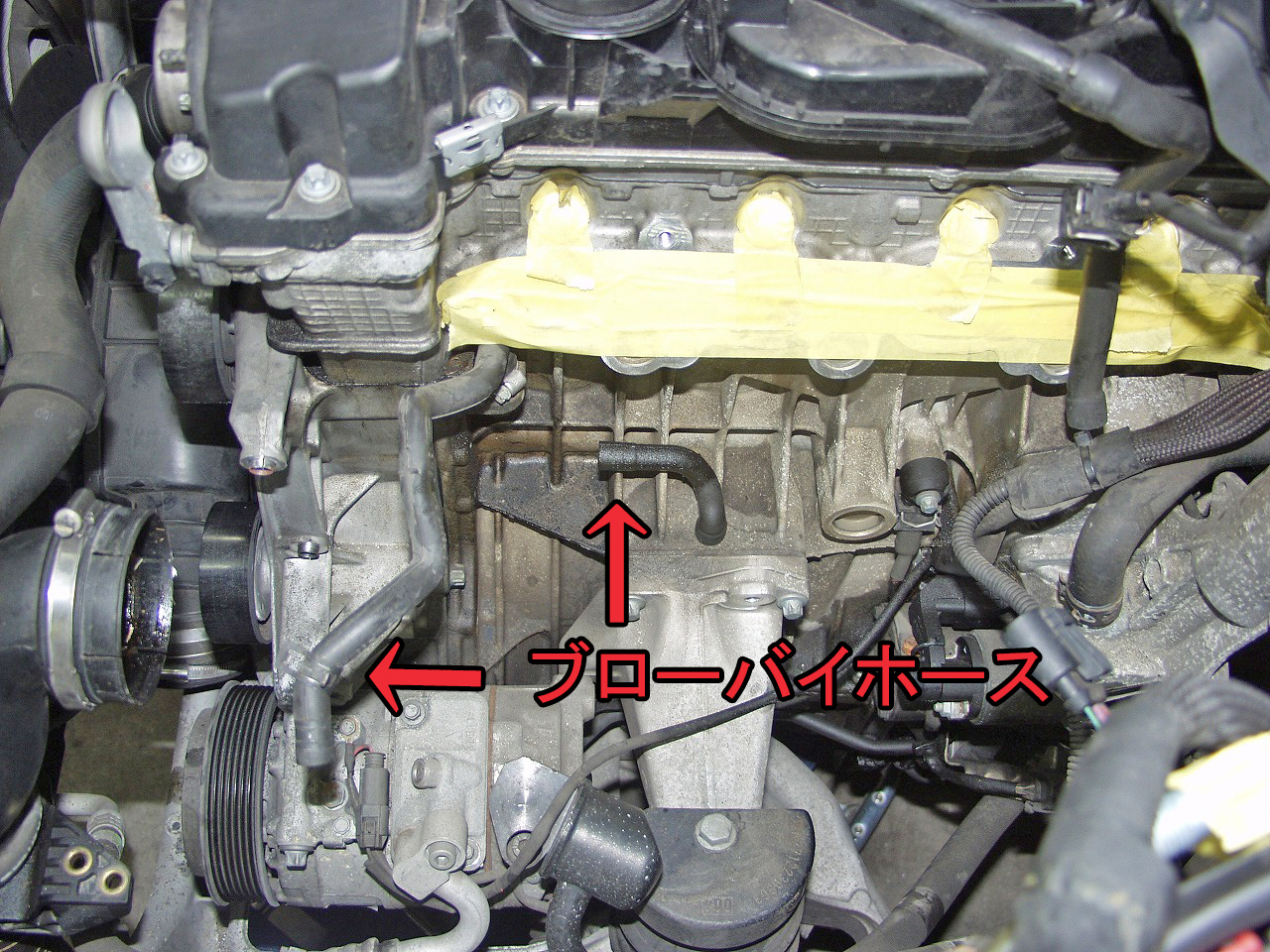 ベンツW203C230のブローバイホース交換は非常に手間のかかる作業です。